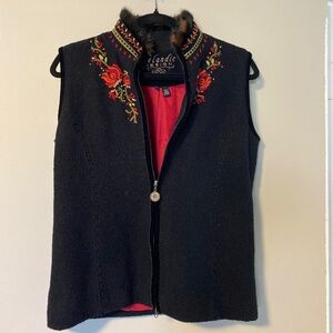 Vintage Icelandic Design Women's Lovely Detailed Vest with Floral Pattern